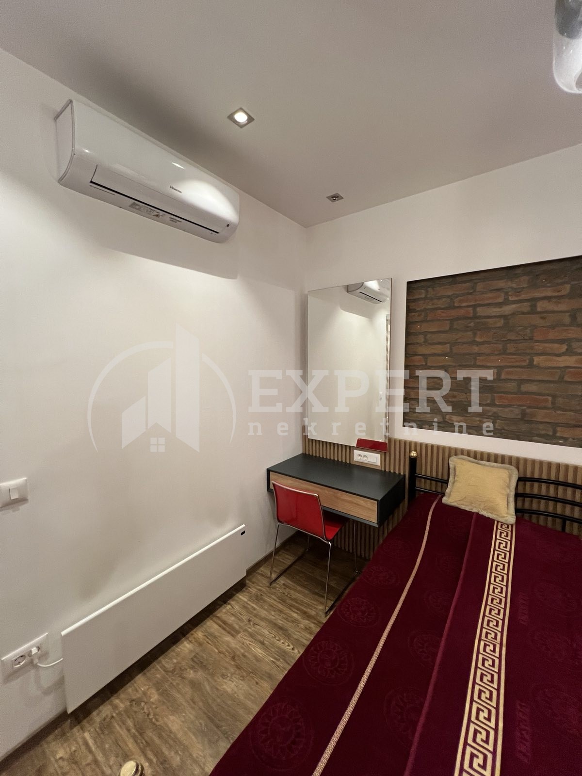 Jednosoban stan, 37 m2, Centar, Jeronimova ID: i-09202 13