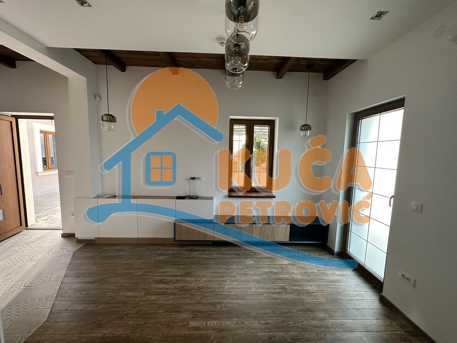 Jednosoban stan, 37 m2, Centar, Jeronimova ID: i-09202 3