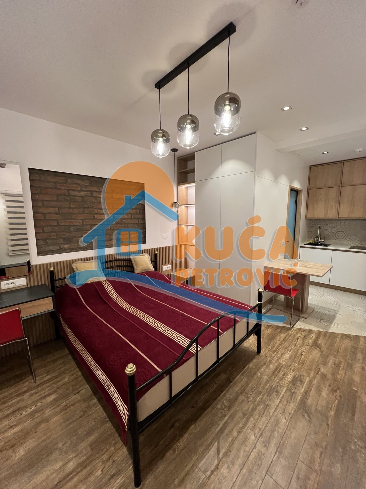 Jednosoban stan, 37 m2, Centar, Jeronimova ID: i-09202 10