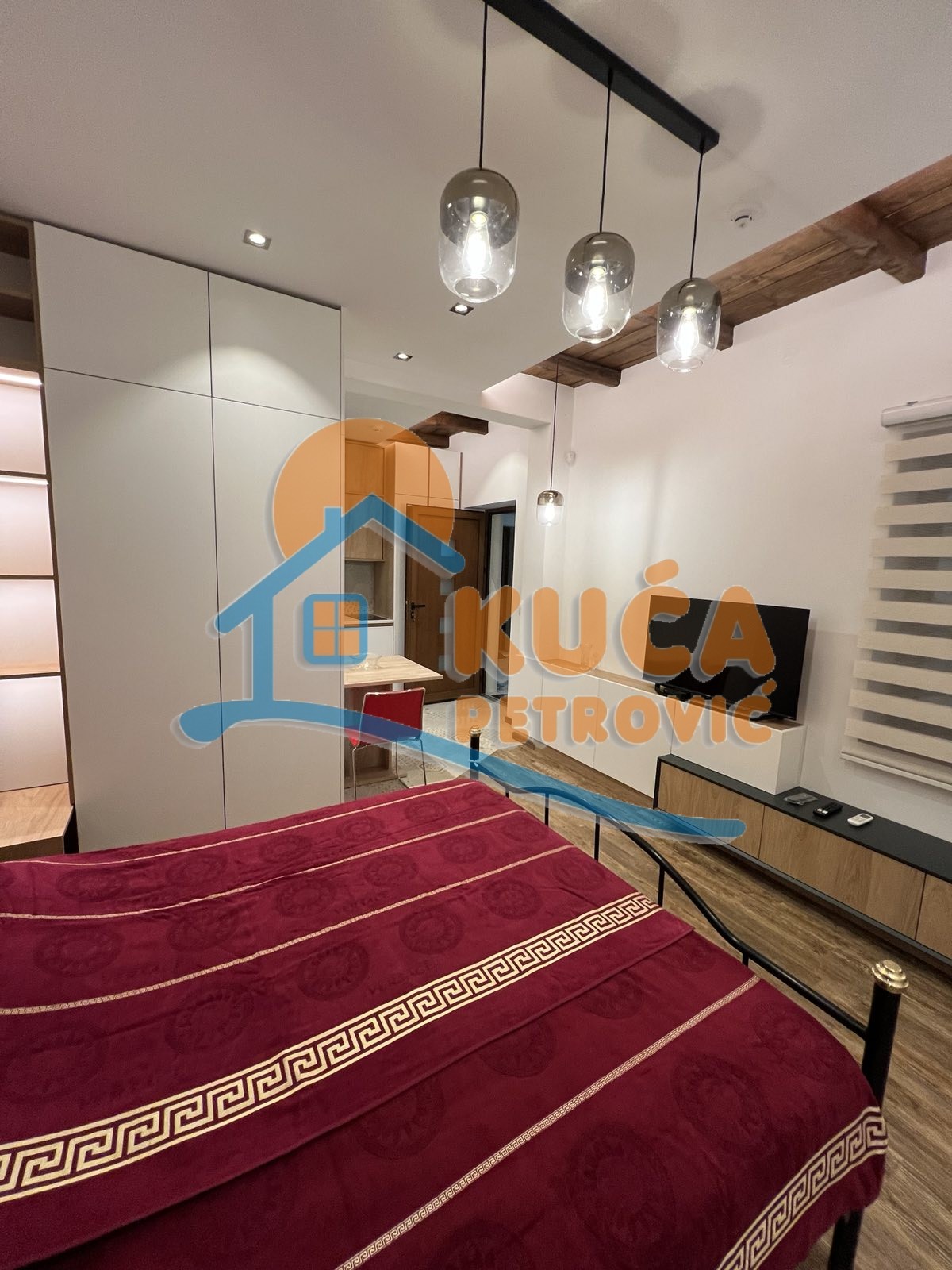 Jednosoban stan, 37 m2, Centar, Jeronimova ID: i-09202 11