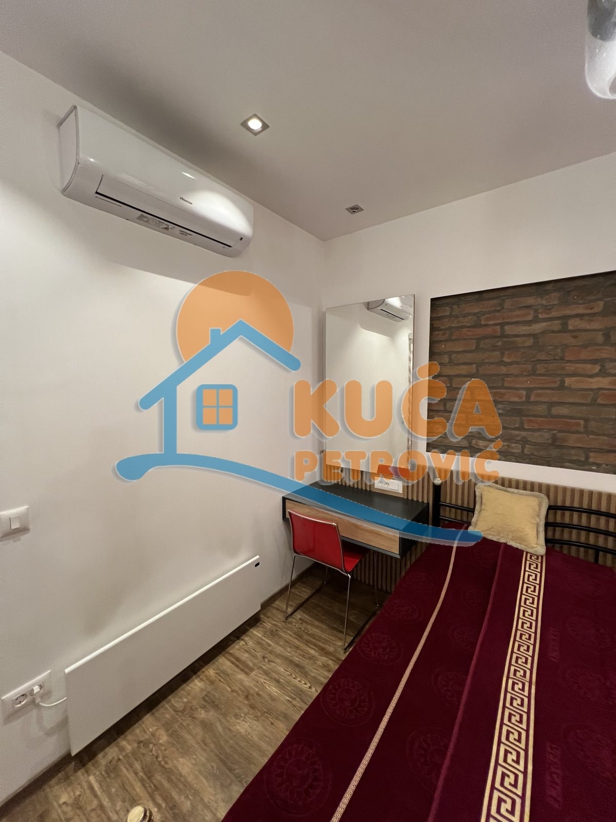 Jednosoban stan, 37 m2, Centar, Jeronimova ID: i-09202 13