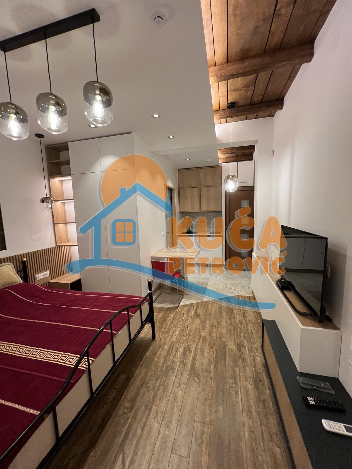 Jednosoban stan, 37 m2, Centar, Jeronimova ID: i-09202 14