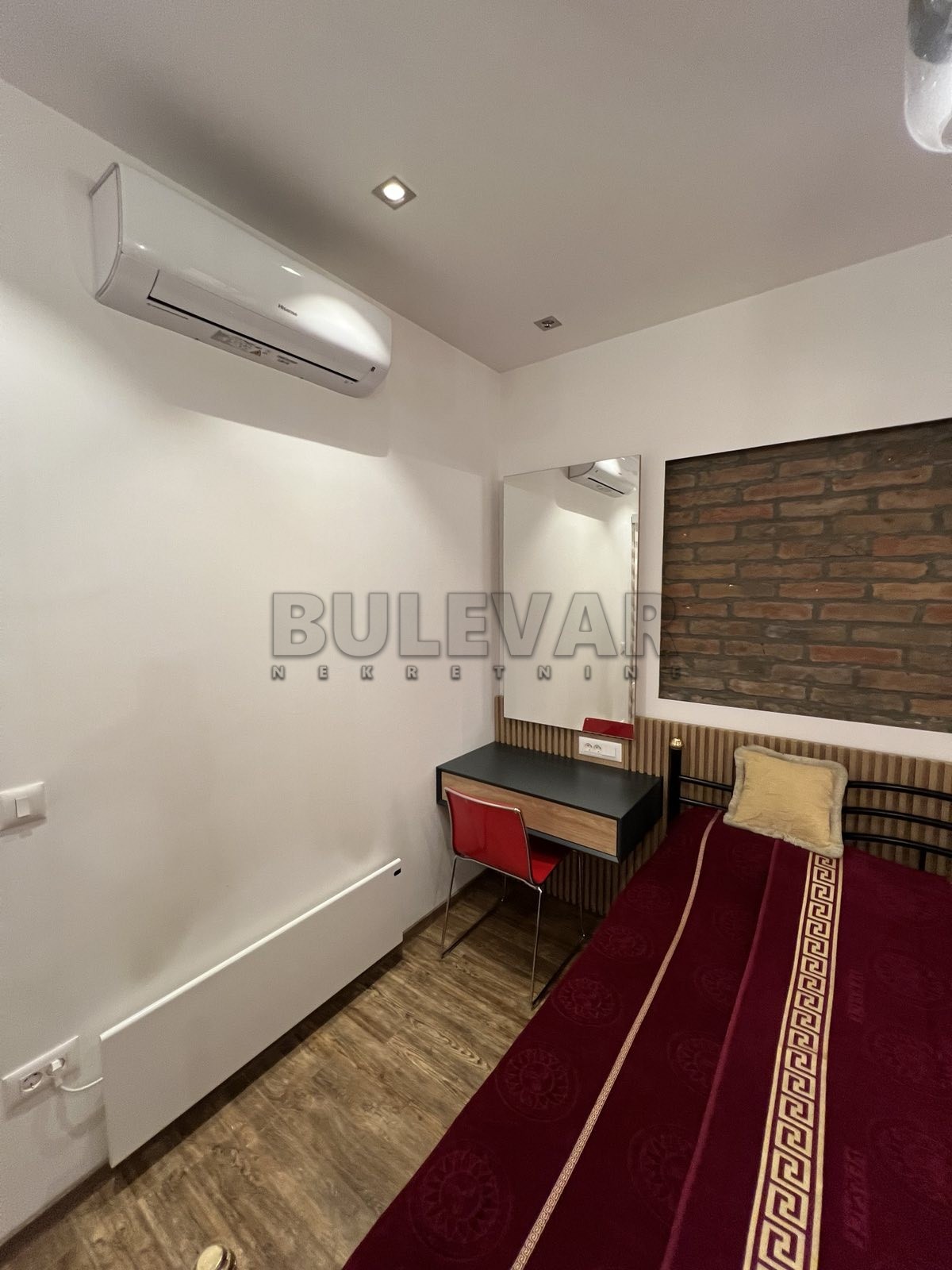 Jednosoban stan, 37 m2, Centar, Jeronimova ID: i-09202 13