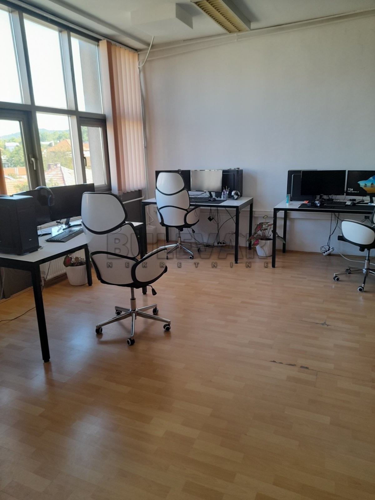 Lokal, 156 m2, Čair, Cara Dušana ID: i-08410 3