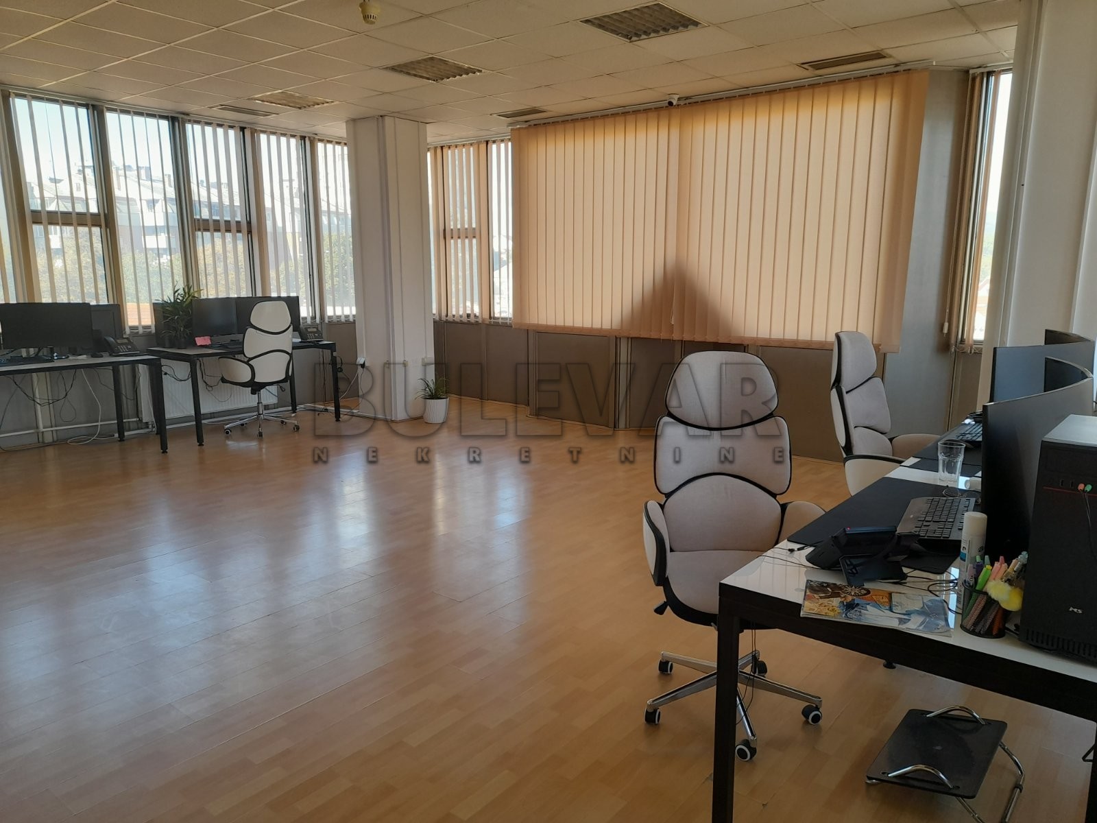 Lokal, 156 m2, Čair, Cara Dušana ID: i-08410 1