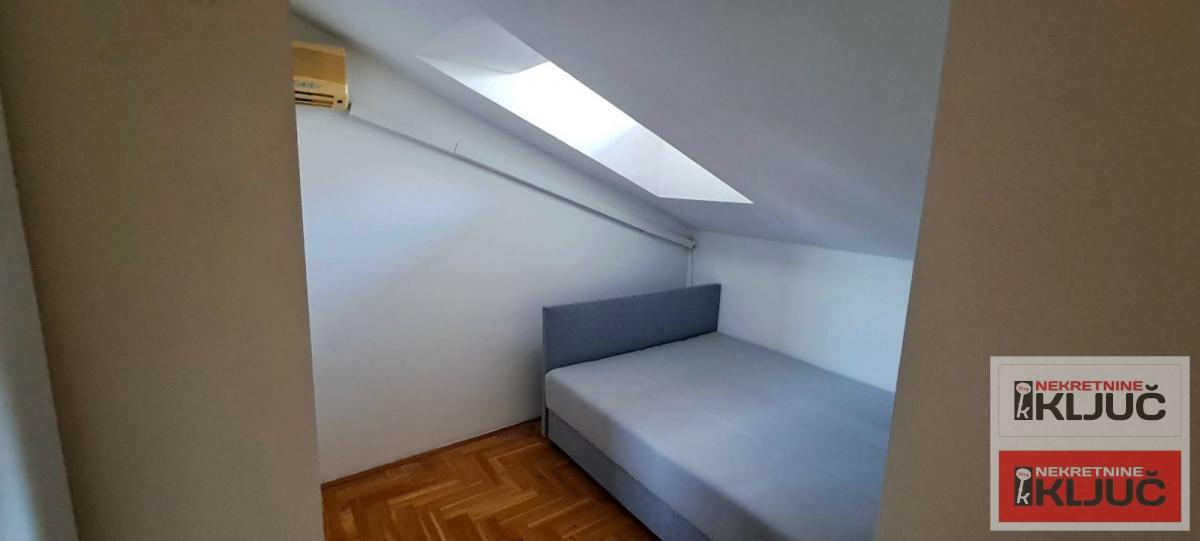 CENTAR, 56m2, Dvoiposoban, Renoviran, Namešten 4