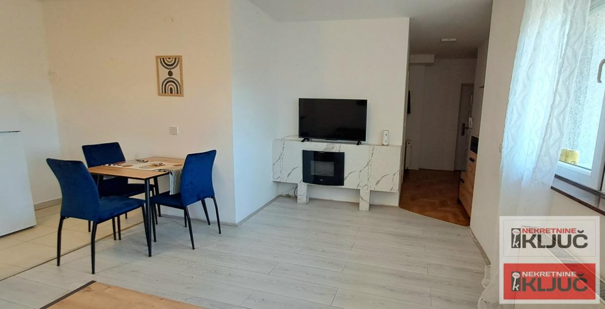 CENTAR, 56m2, Dvoiposoban, Renoviran, Namešten 2