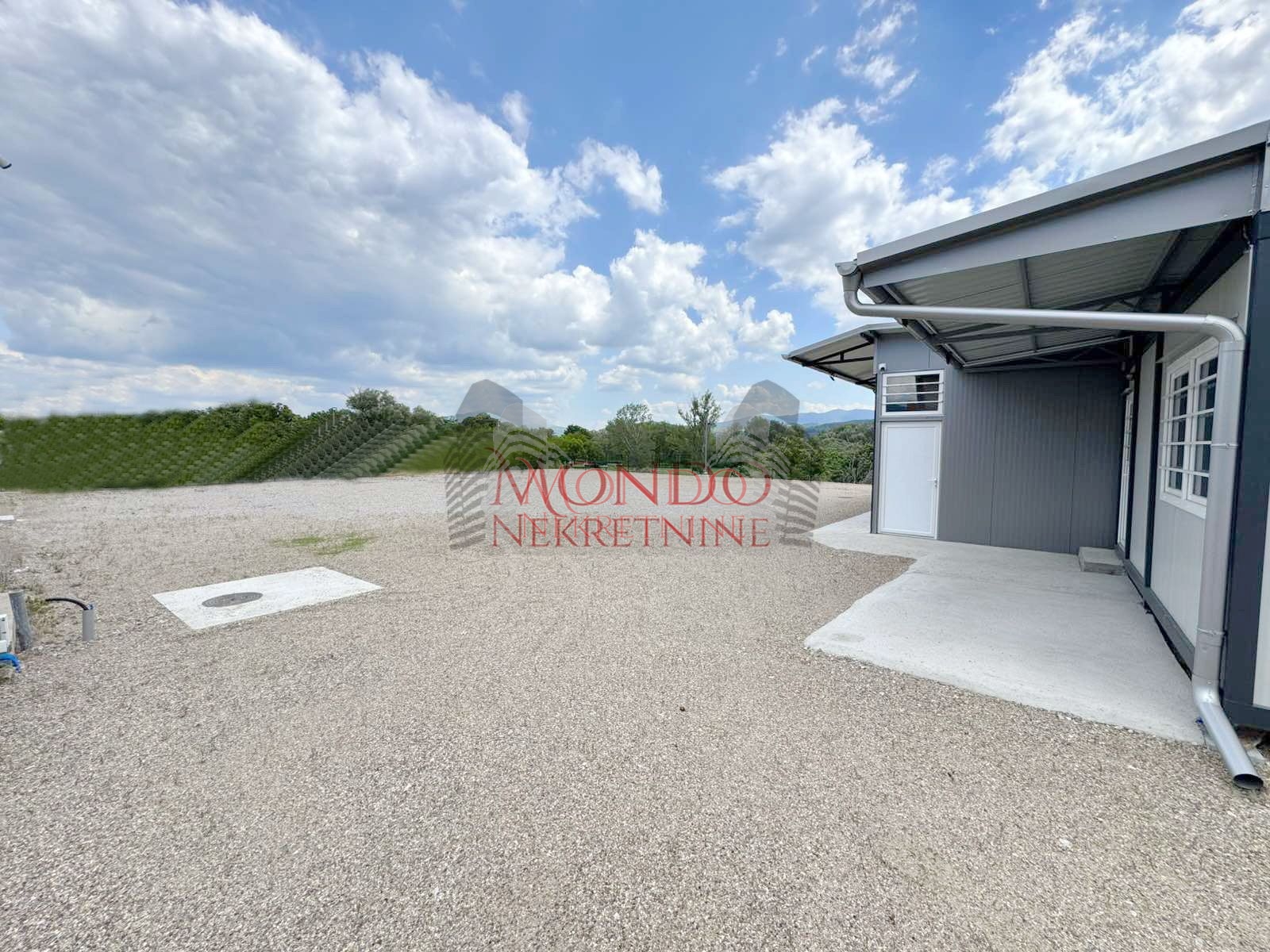 Na prodaju plac u Donjoj Vrezini u blizini Vrezinskog bazena 3