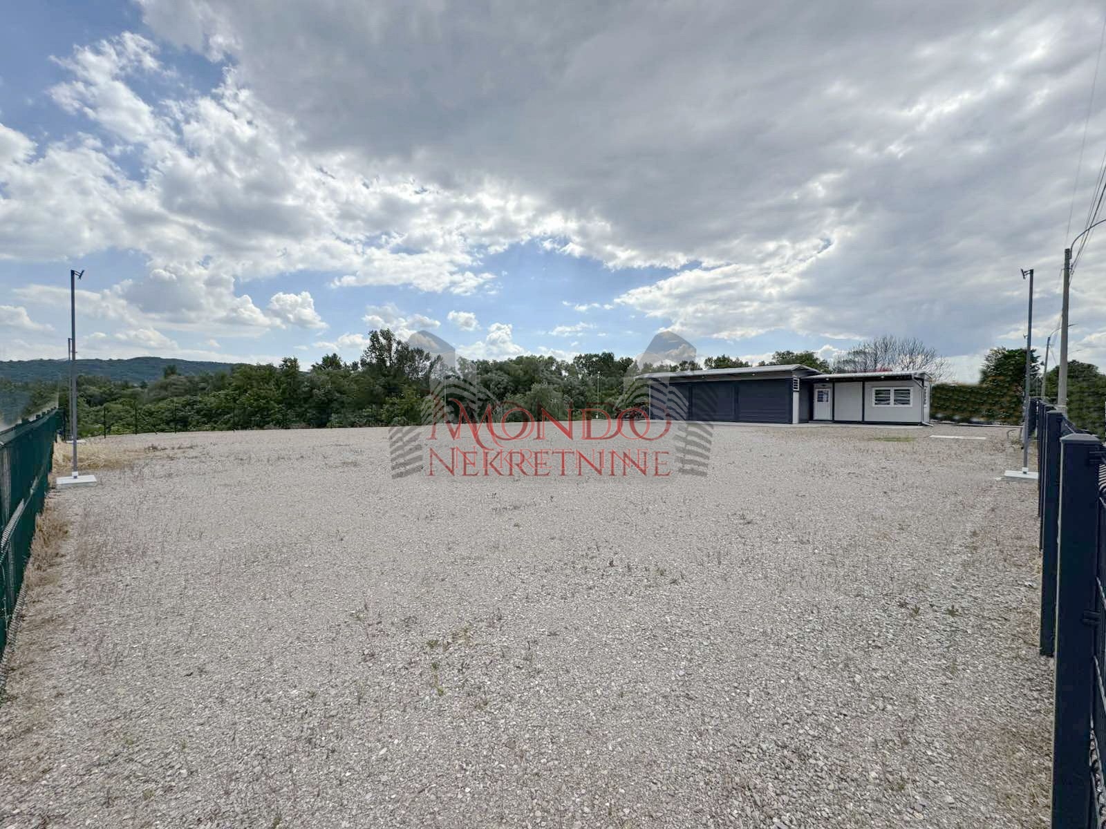 Na prodaju plac u Donjoj Vrezini u blizini Vrezinskog bazena 1