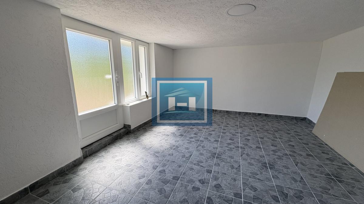 Na prodaju seosko domaćinstvo – dve renovirane kuće na placu od 169.83 ari 24