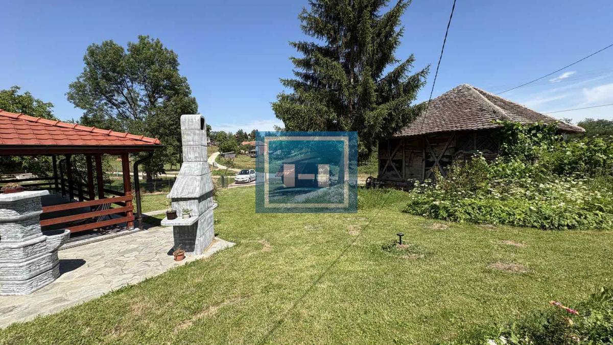 Na prodaju seosko domaćinstvo – dve renovirane kuće na placu od 169.83 ari 3