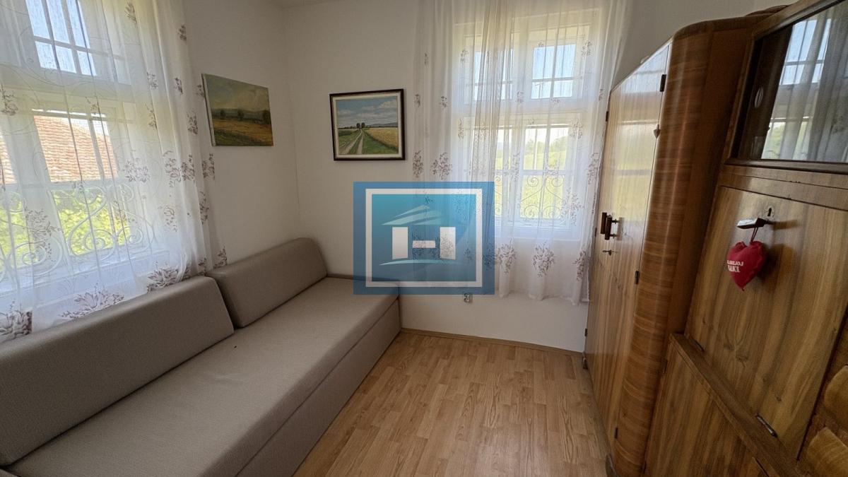 Na prodaju seosko domaćinstvo – dve renovirane kuće na placu od 169.83 ari 35