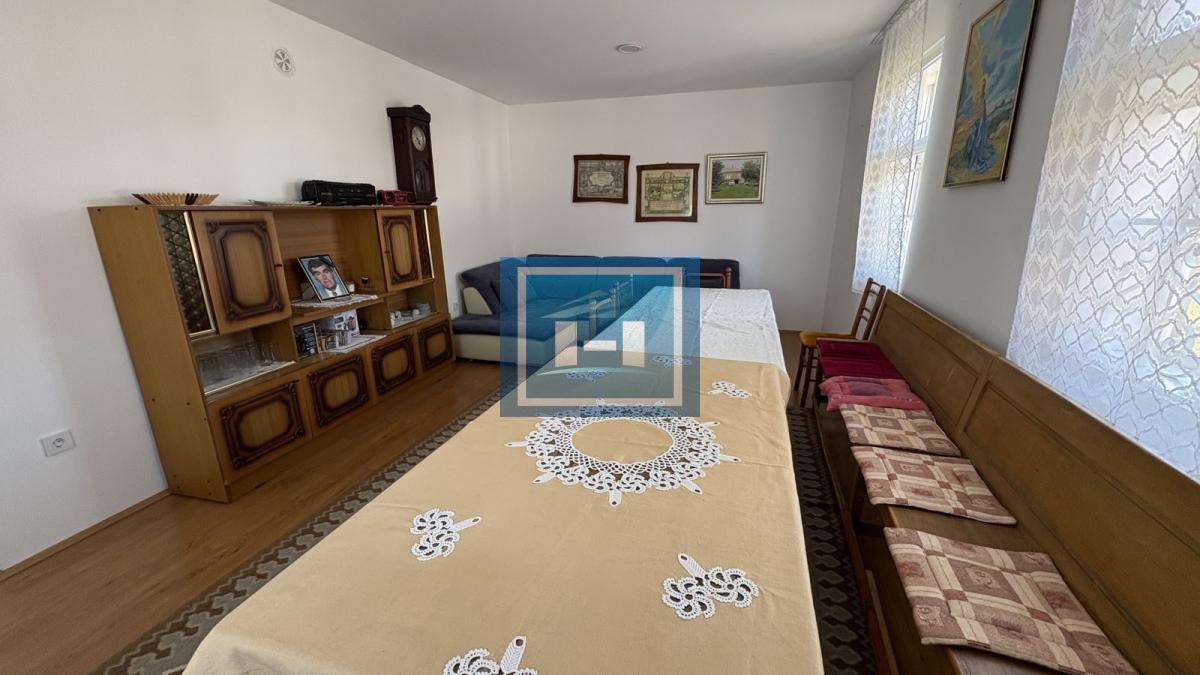 Na prodaju seosko domaćinstvo – dve renovirane kuće na placu od 169.83 ari 37