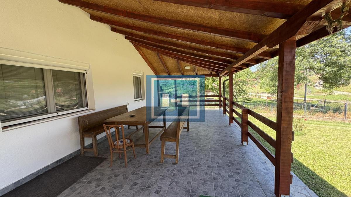 Na prodaju seosko domaćinstvo – dve renovirane kuće na placu od 169.83 ari 11