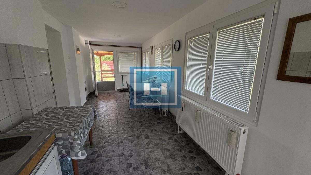 Na prodaju seosko domaćinstvo – dve renovirane kuće na placu od 169.83 ari 14