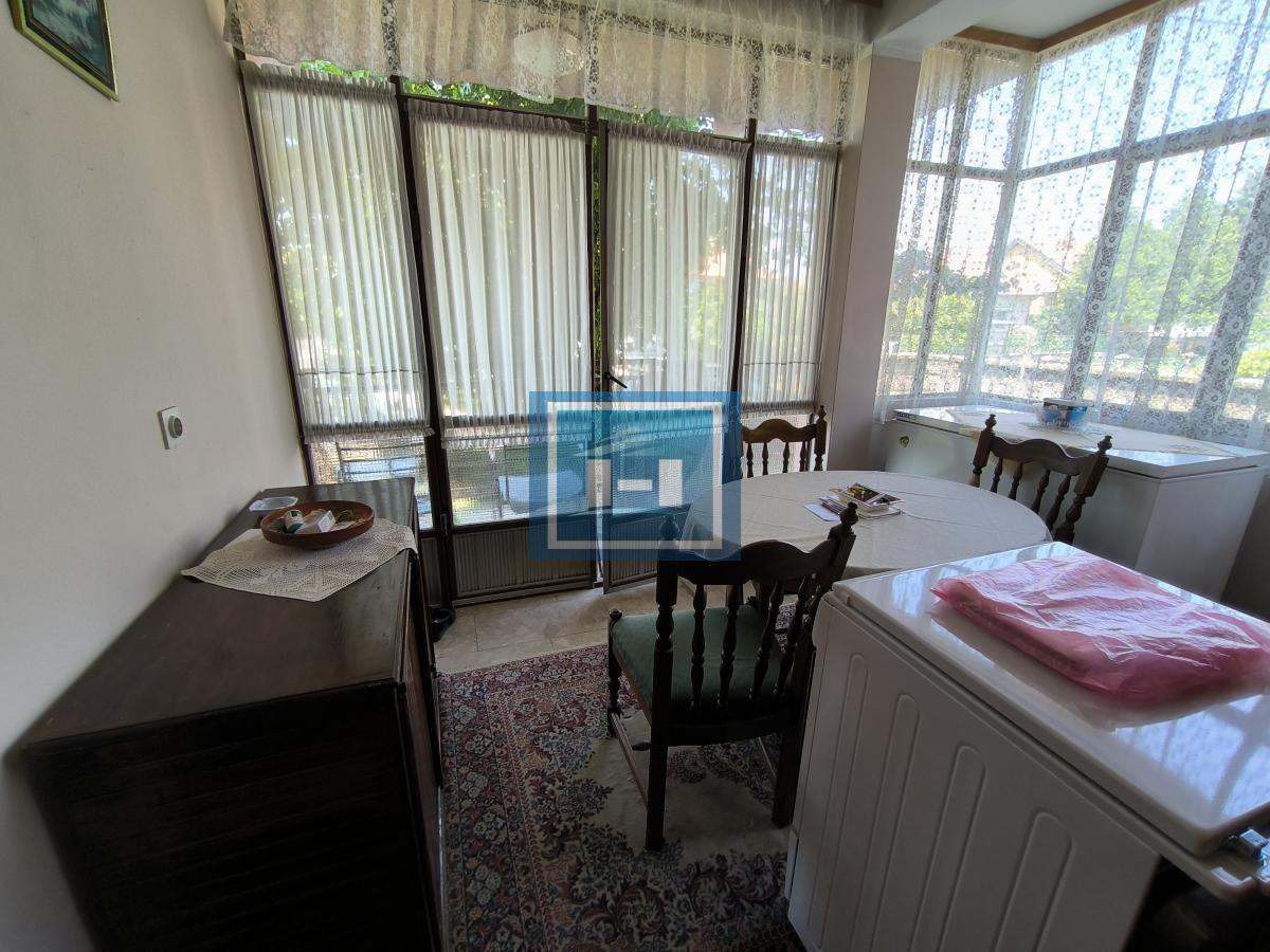 Prava prilika – kuća sa dva sprata, garažom i velikom parcelom – useljiva odmah! 6