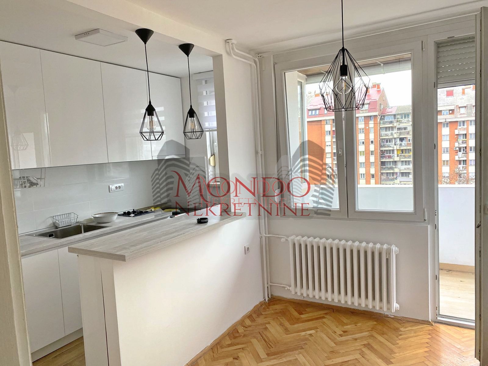 Renoviran dvosoban stan na Vizantijskom Bulevaru 2