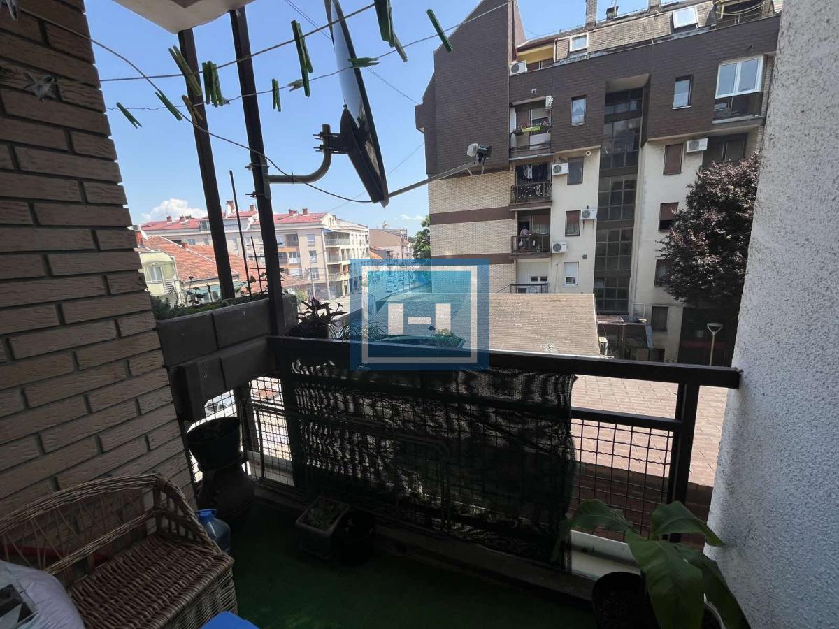 Na prodaju jednoiposoban stan 49m² – Centar Jagodine 7