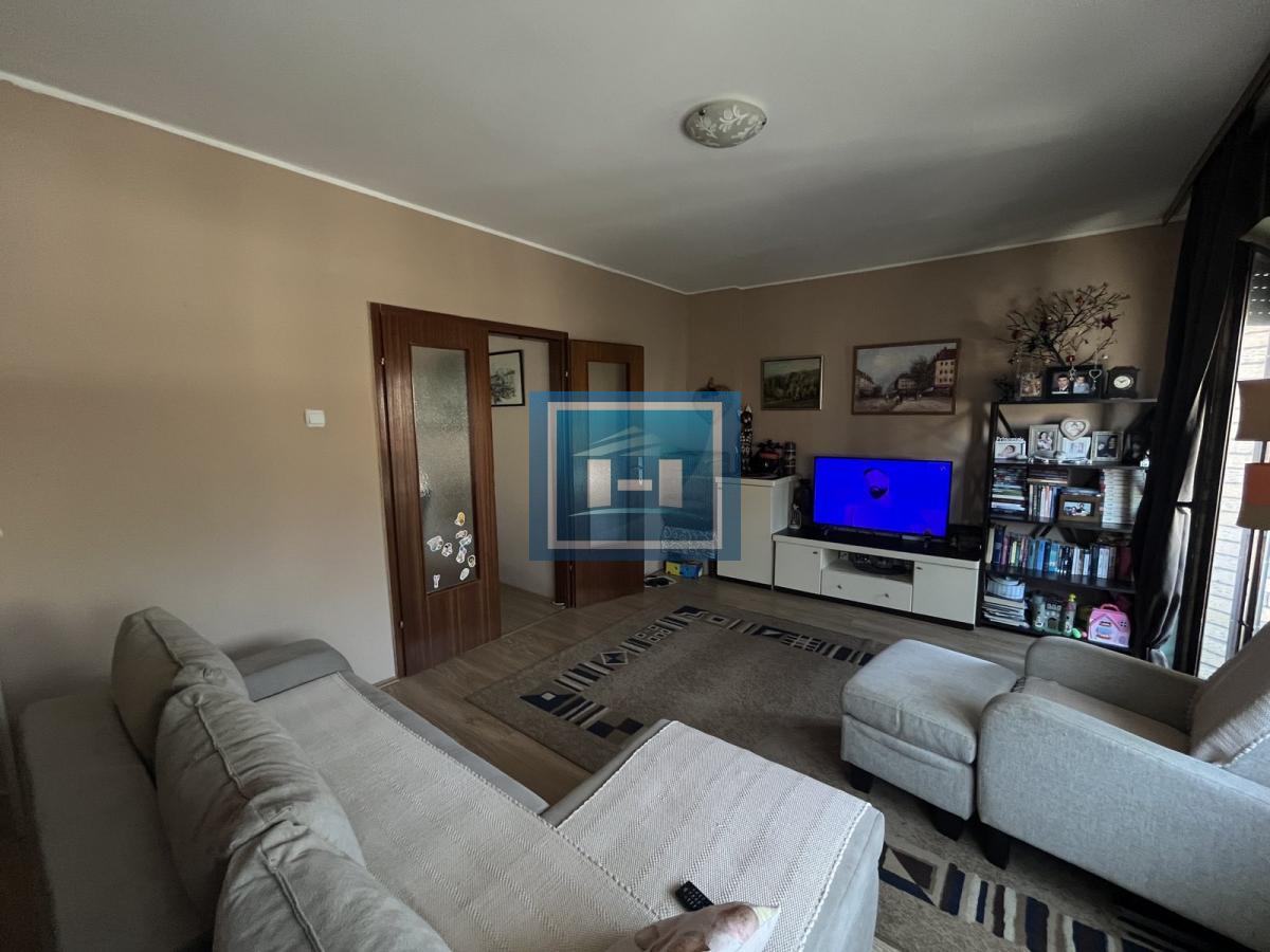 Na prodaju jednoiposoban stan 49m² – Centar Jagodine 2