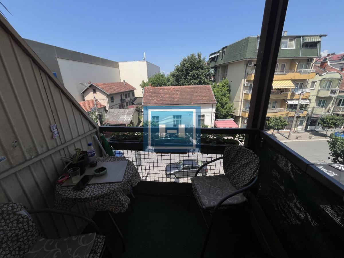 Na prodaju jednoiposoban stan 49m² – Centar Jagodine 3