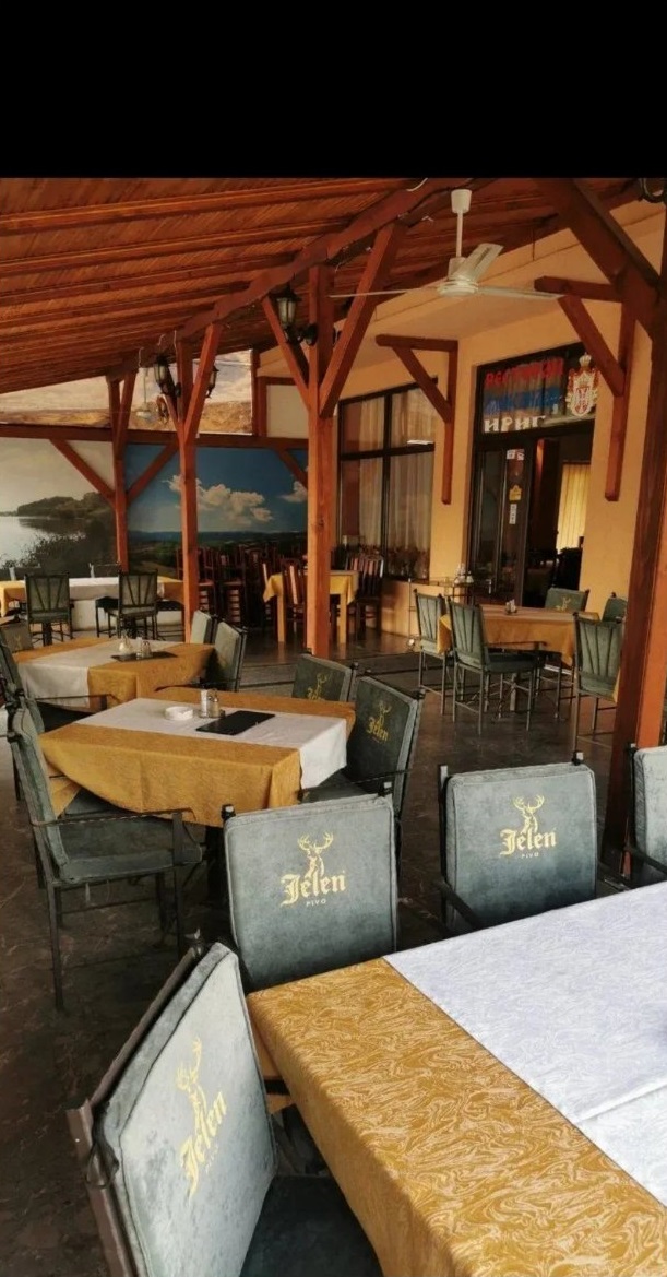 Kuca sa restoranom u Irigu 2