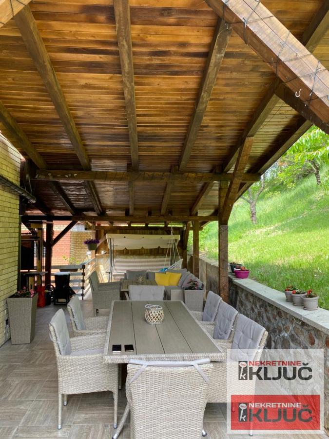 RAKOVAC, Kuća 154 m2 na placu  od 16 ari 39