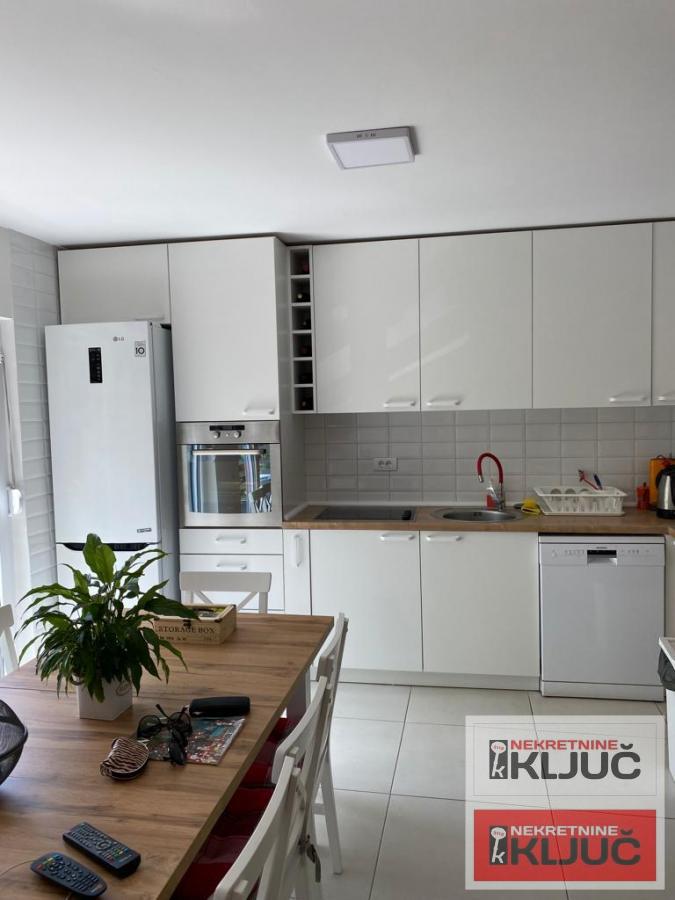 RAKOVAC, Kuća 154 m2 na placu  od 16 ari 10