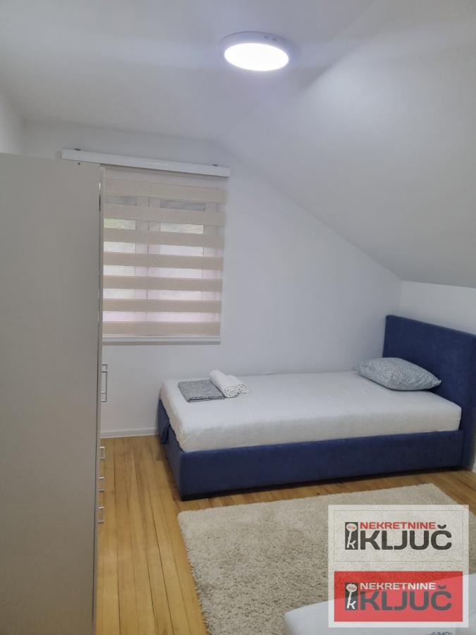 RAKOVAC, Kuća 154 m2 na placu  od 16 ari 12