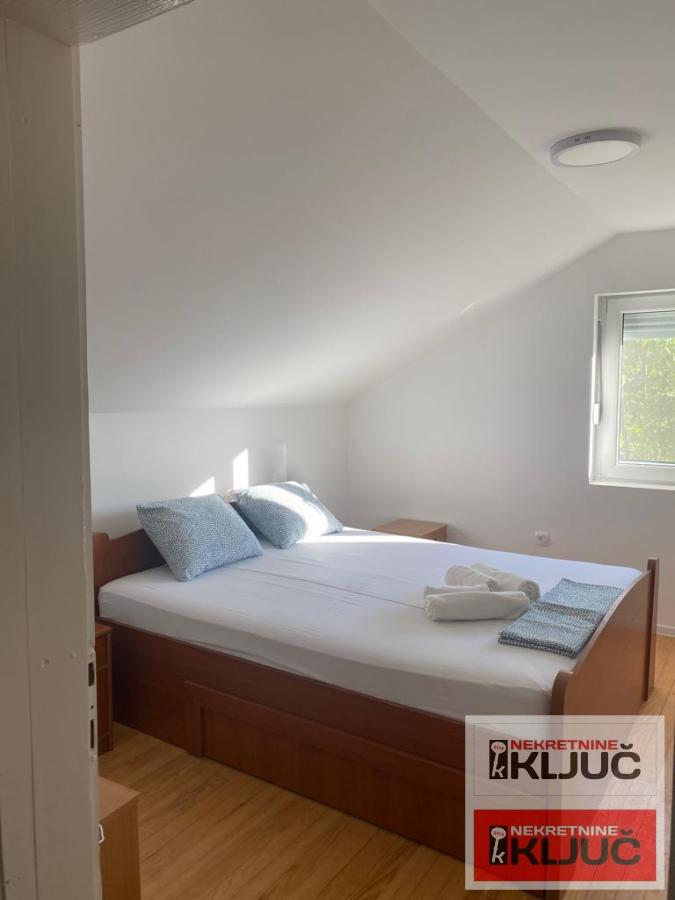 RAKOVAC, Kuća 154 m2 na placu  od 16 ari 14