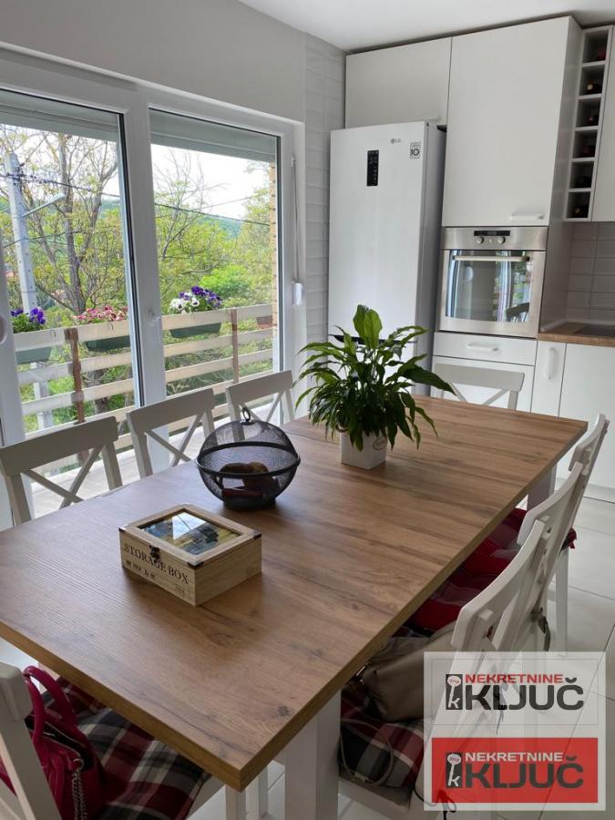 RAKOVAC, Kuća 154 m2 na placu  od 16 ari 6