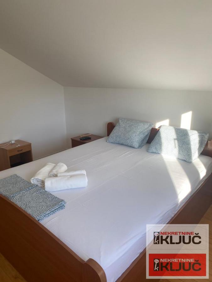 RAKOVAC, Kuća 154 m2 na placu  od 16 ari 18