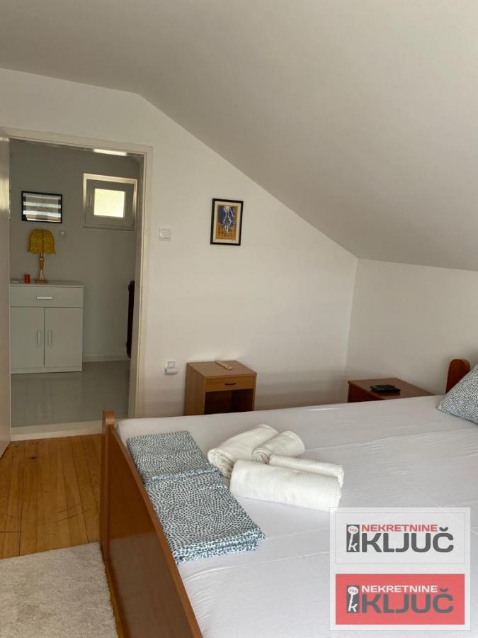 RAKOVAC, Kuća 154 m2 na placu  od 16 ari 23