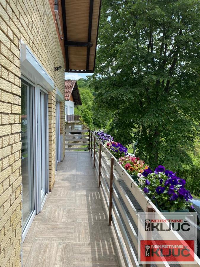 RAKOVAC, Kuća 154 m2 na placu  od 16 ari 28