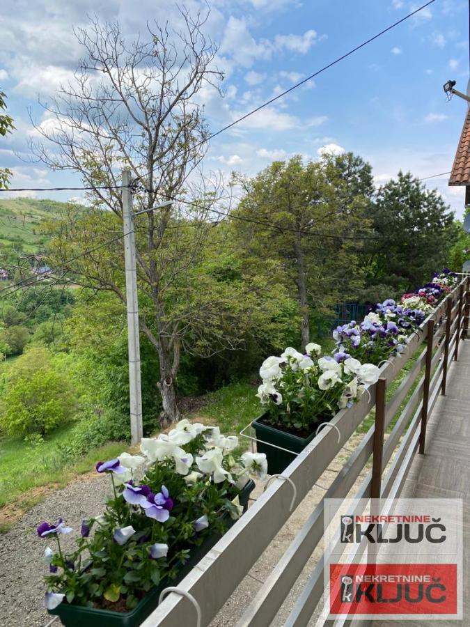 RAKOVAC, Kuća 154 m2 na placu  od 16 ari 34