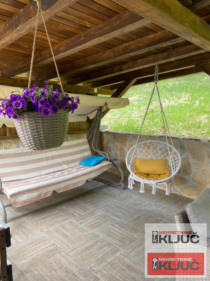 RAKOVAC, Kuća 154 m2 na placu  od 16 ari 36