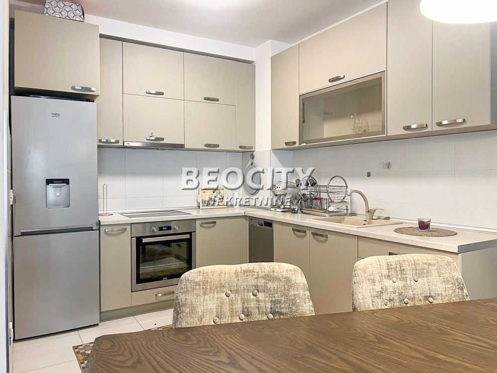 Dvosoban stan, 60 m2, Južni bulevar ID: 119485 1