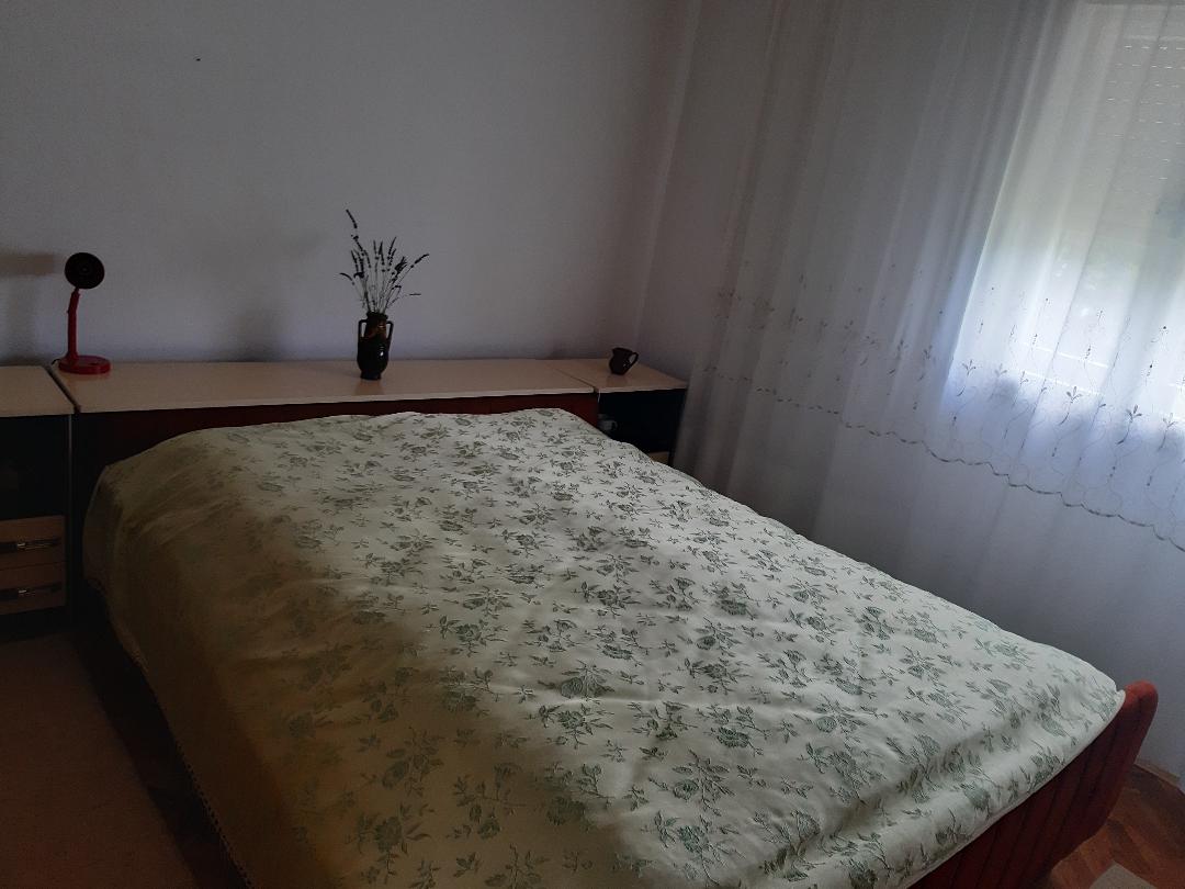 Veliki plac i kuća 4