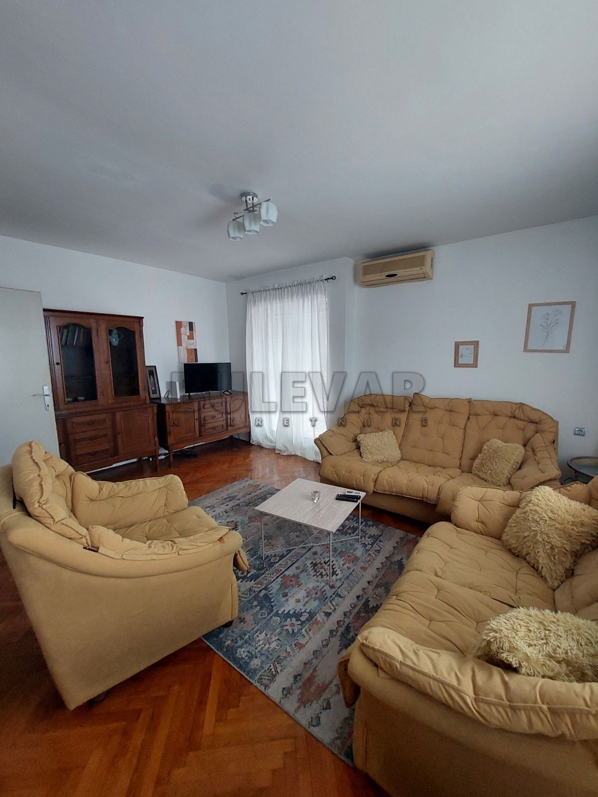 Trosoban stan, 80 m2, Centar, Prvomajska ID: i-014202 2