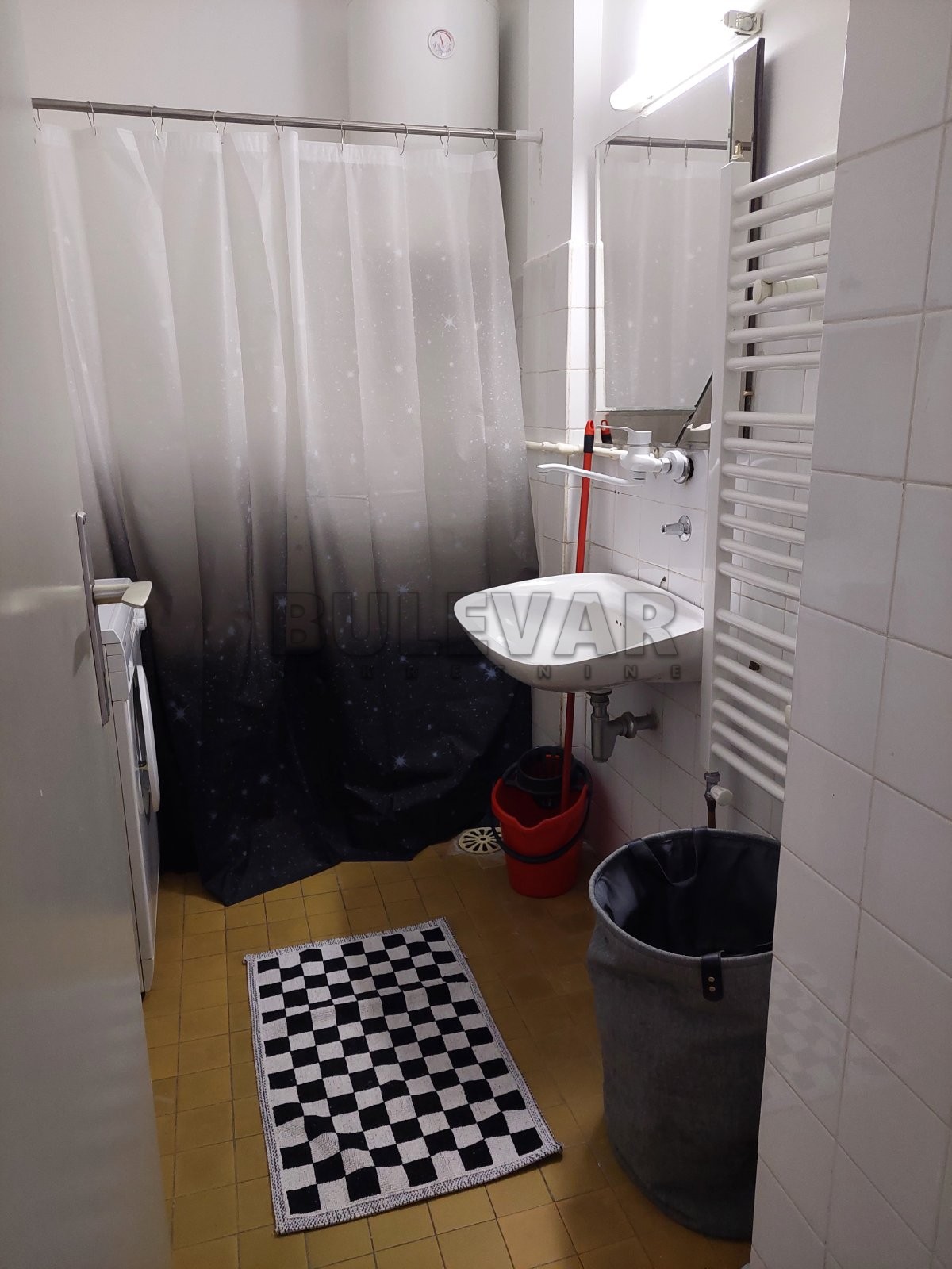 Trosoban stan, 80 m2, Centar, Prvomajska ID: i-014202 9