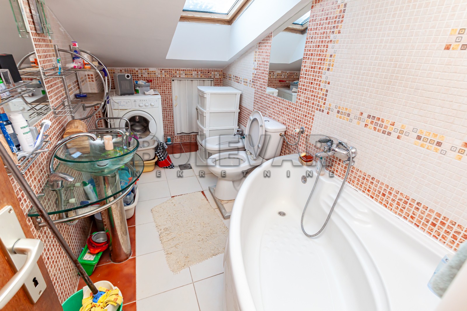 Trosoban stan, 85 m2, Čair, Tome Rosandića ID: p-014211 18