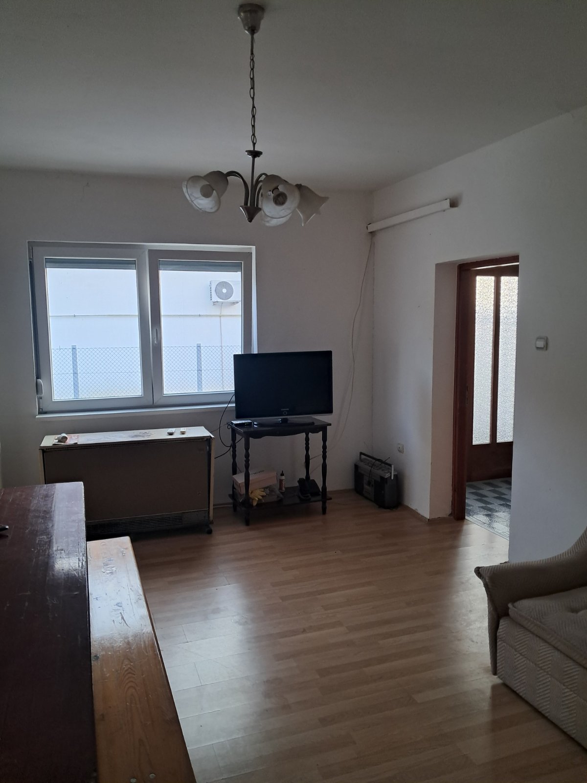 Izdajem smestaj za radnike u Dobanovcima 2