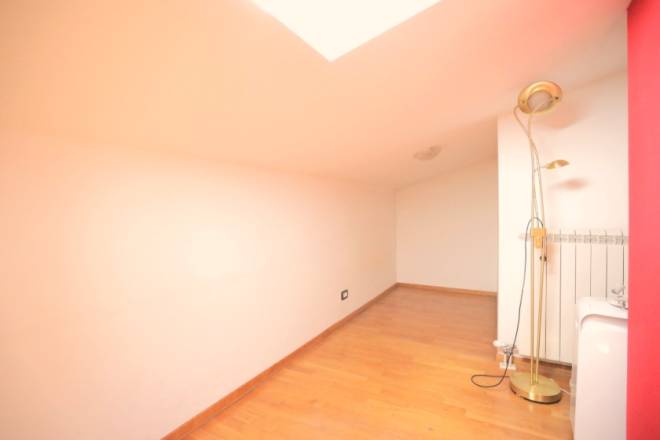 Renoviran 3 0 stan  dve etaže  Lomina ulica  138m2 2