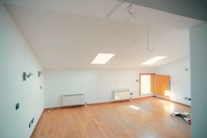 Renoviran 3 0 stan  dve etaže  Lomina ulica  138m2 3