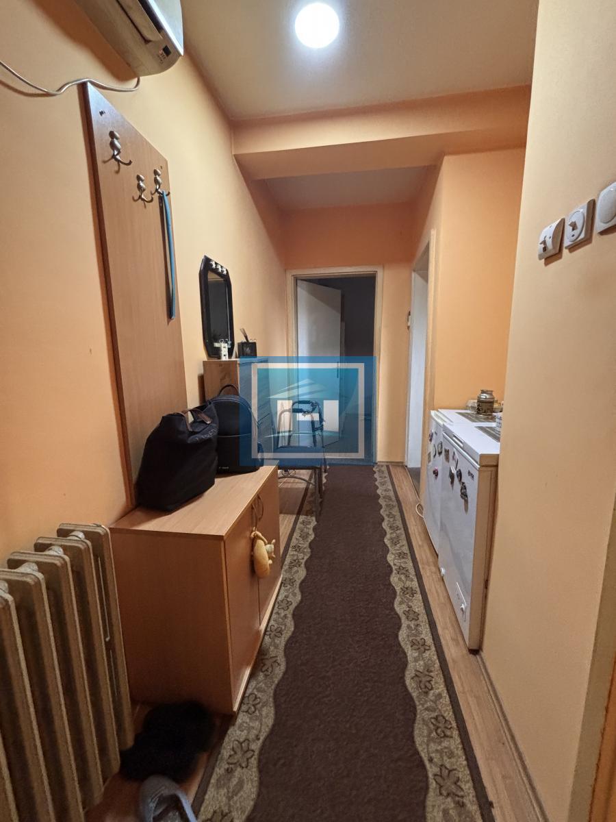 Na prodaju – Kompaktan stan sa velikom krovnom terasom i prelepim pogledom! 4