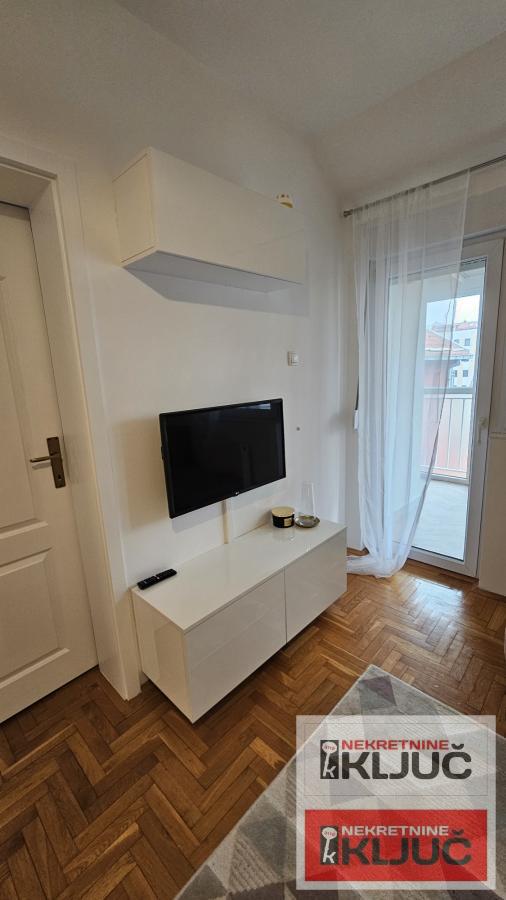 SOCIJALNO, 39m2, Jednoiposoban, Namešten 3