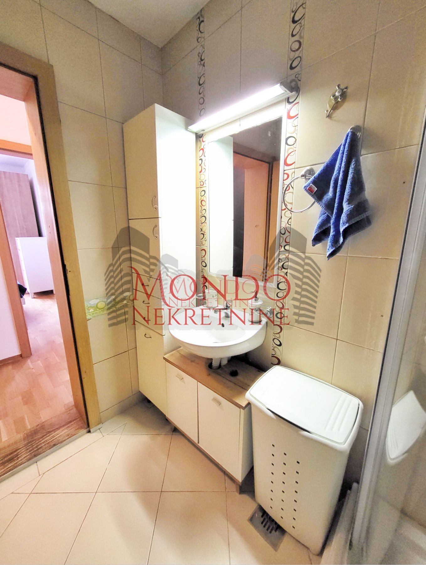 Jednoiposoban stan kod Filozofskog fakulteta 13