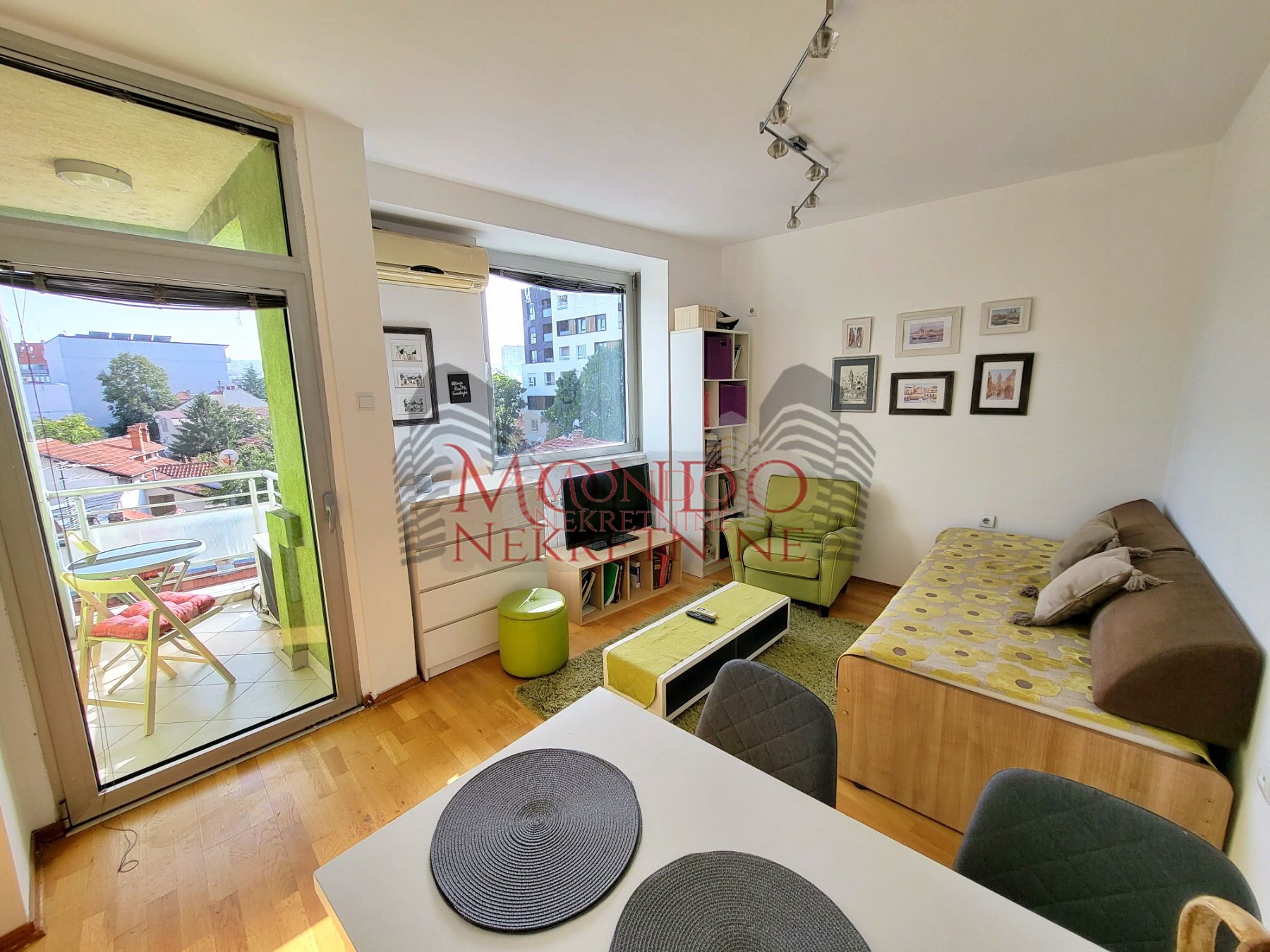 Jednoiposoban stan kod Filozofskog fakulteta 3