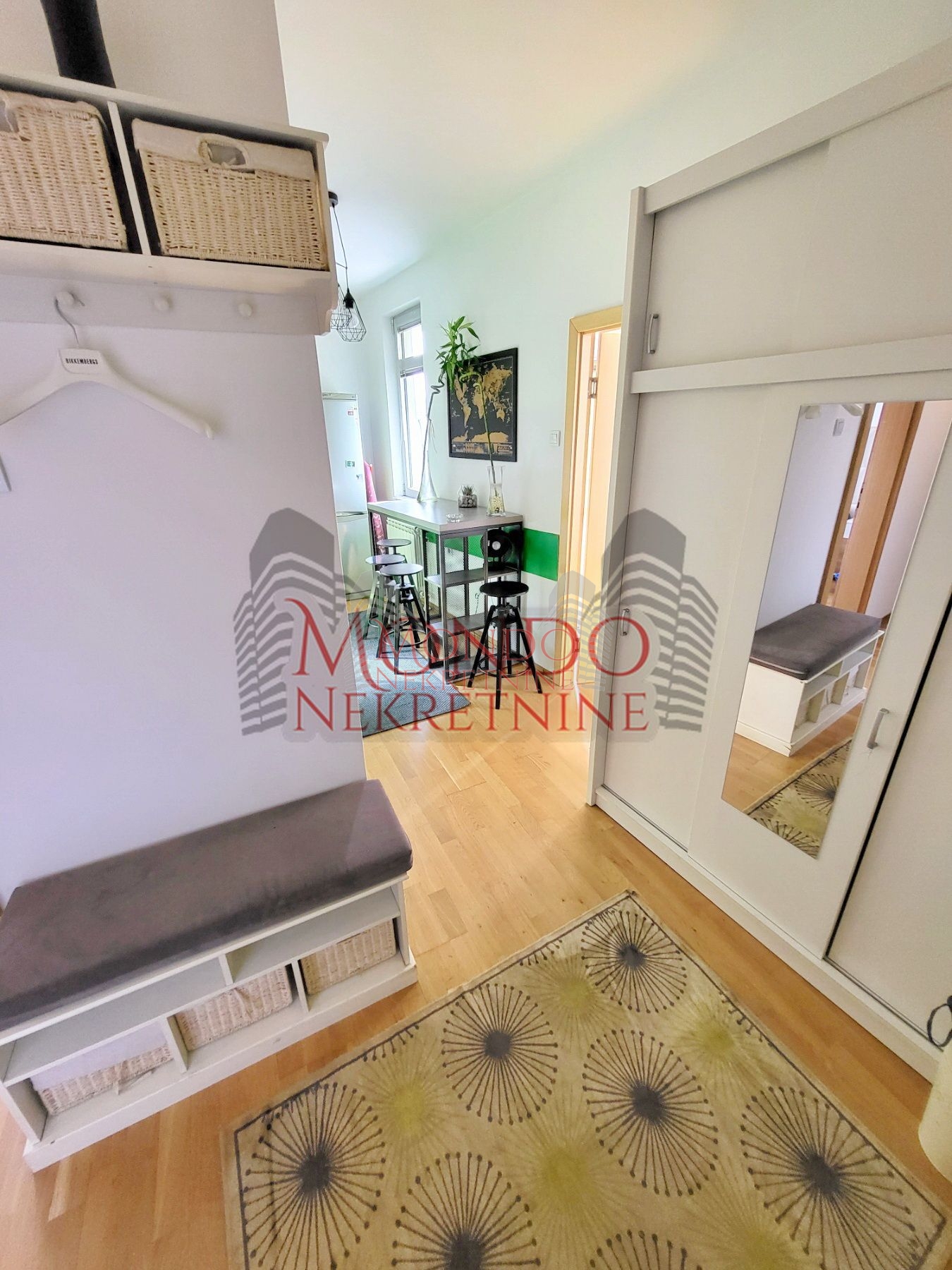 Jednoiposoban stan kod Filozofskog fakulteta 8