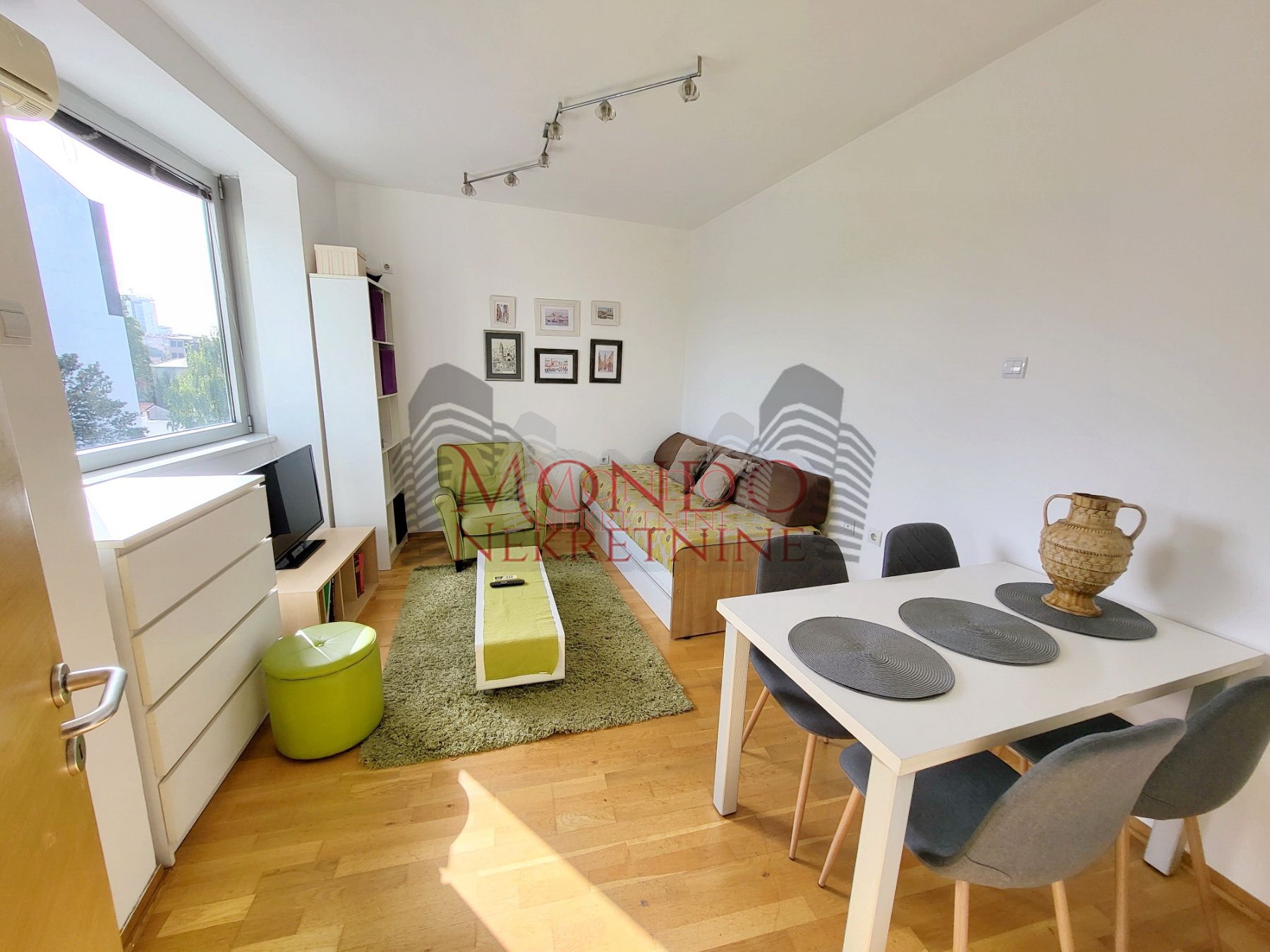 Jednoiposoban stan kod Filozofskog fakulteta 2