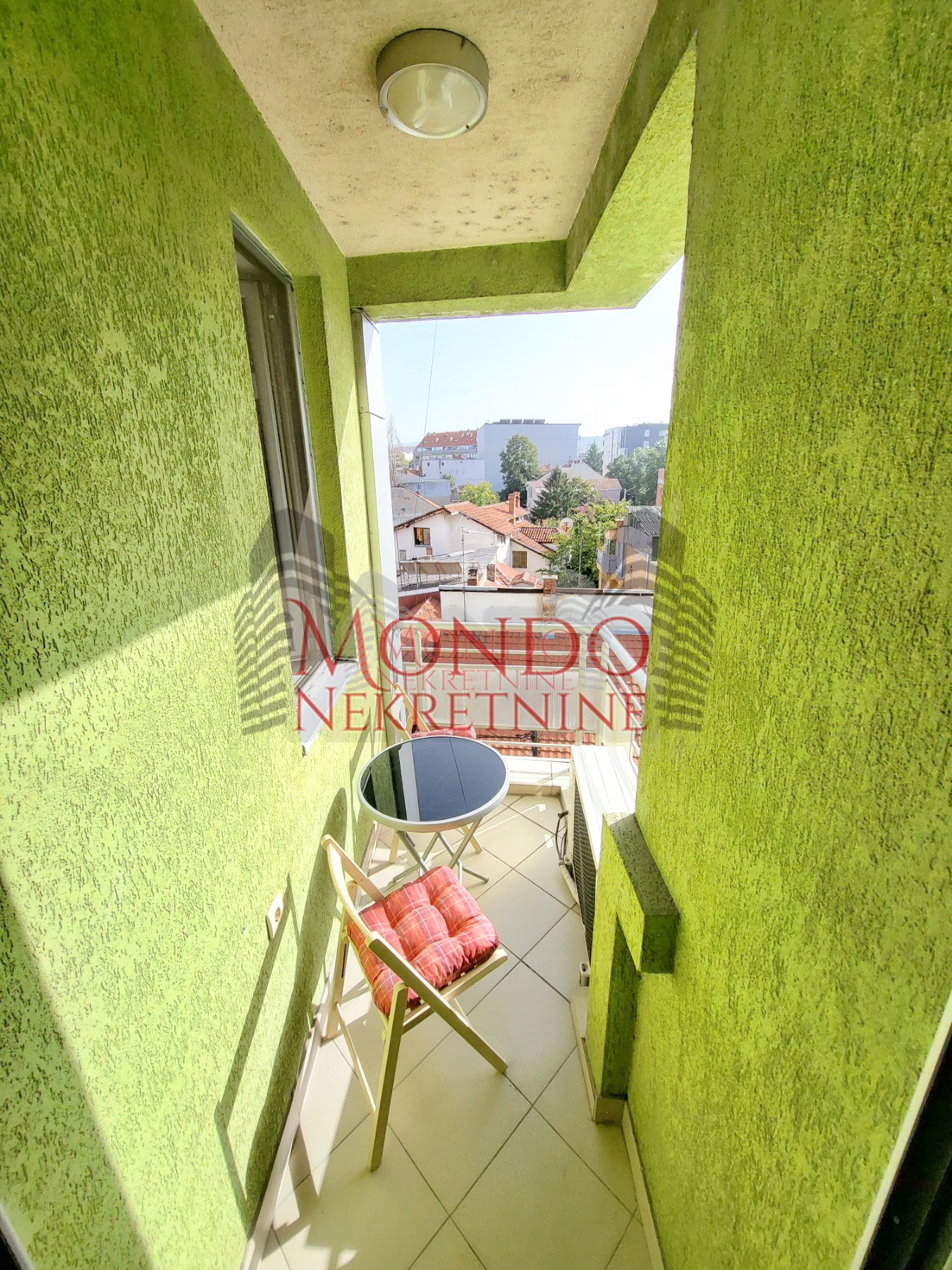 Jednoiposoban stan kod Filozofskog fakulteta 19